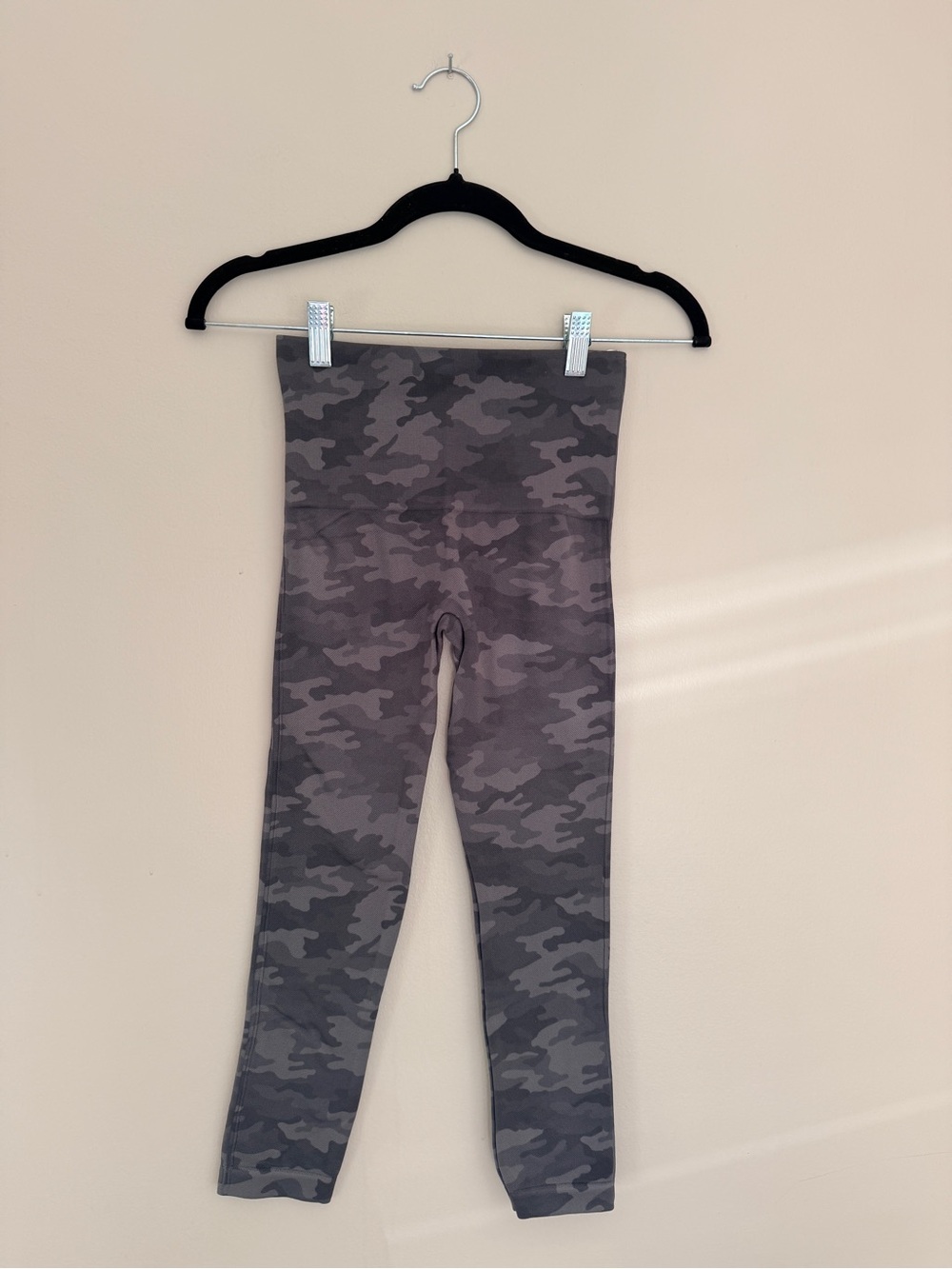 NWOT Spanx Camo Leggings, size small